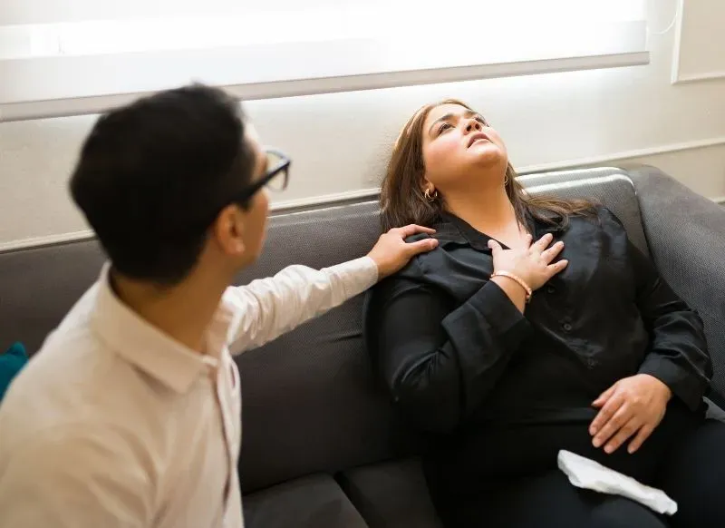 L’arrêt cardiaque chez la femme : comprendre et agir